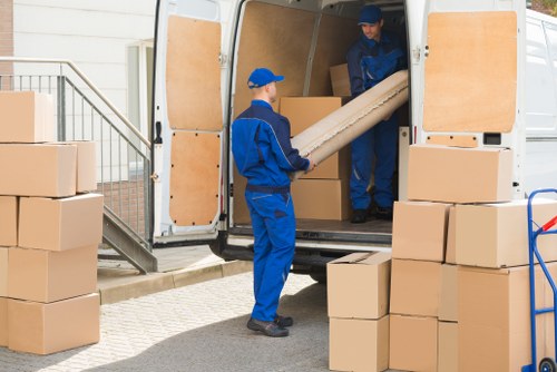 Moving truck service for Whitechapel homes and flats