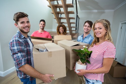 Moving van service in Whitechapel for homes and businesses