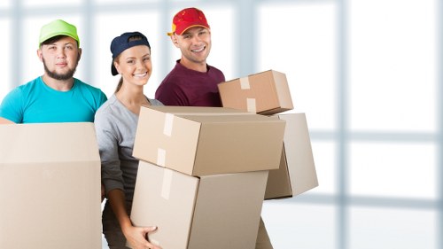Packing and unpacking service in a Whitechapel flat